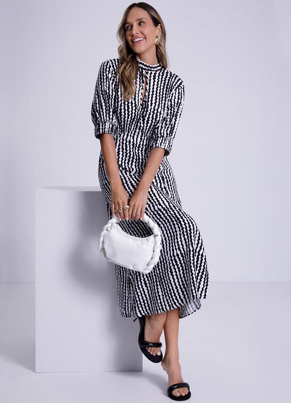 Lunender - Vestido Midi Mangas 3/4 em Preto 3