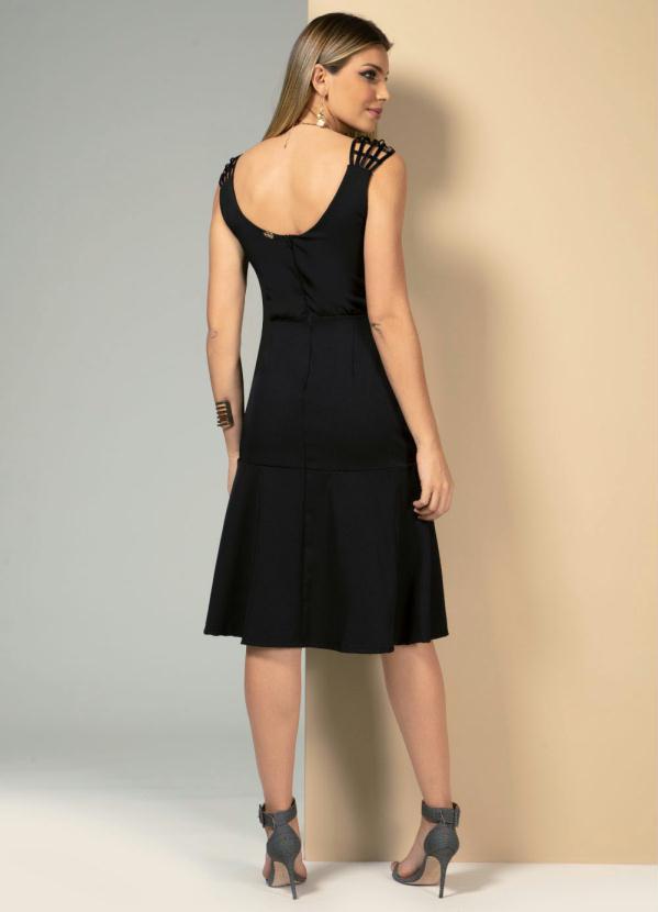 Quintess - Vestido Midi Preto com Alças em Tiras Trançadas 4