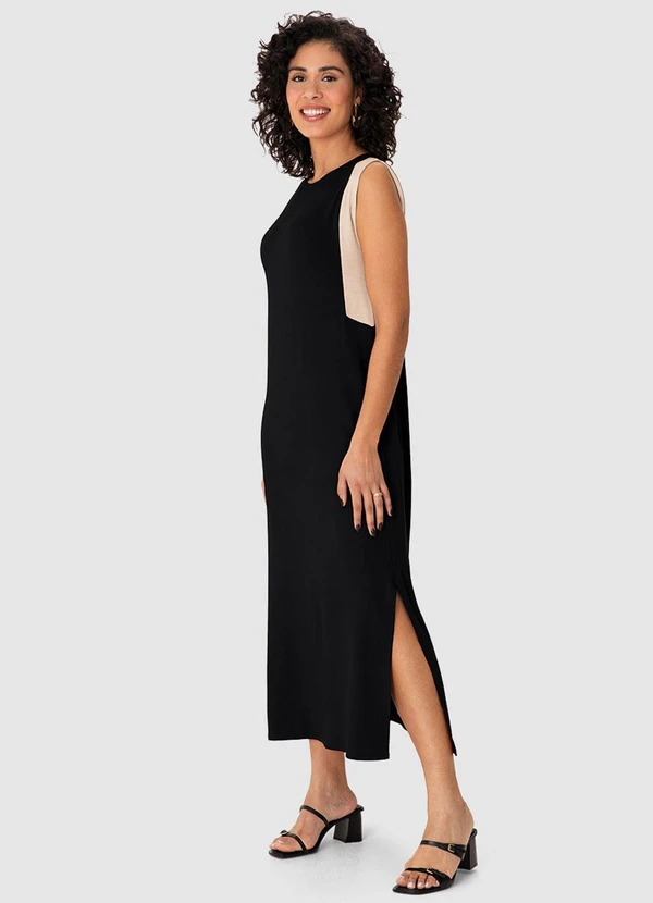 Malwee - Vestido Mídi Reto em Moletinho Preto 4