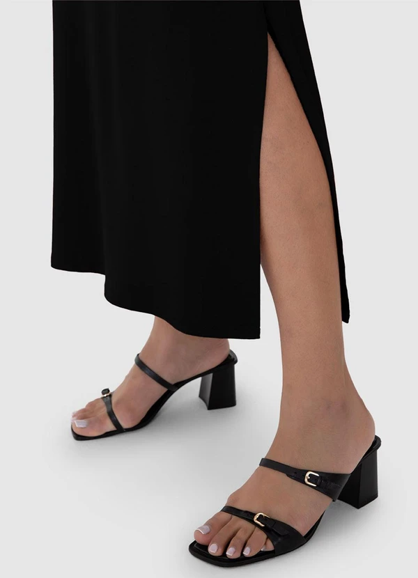 Malwee - Vestido Mídi Reto em Moletinho Preto 5