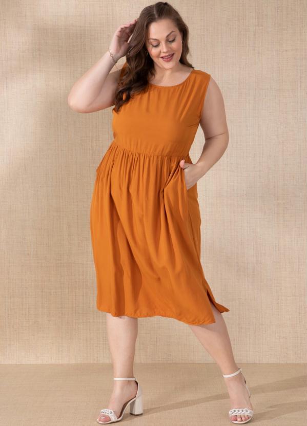 Quintess - Vestido Mostarda com Gota nas Costas 7