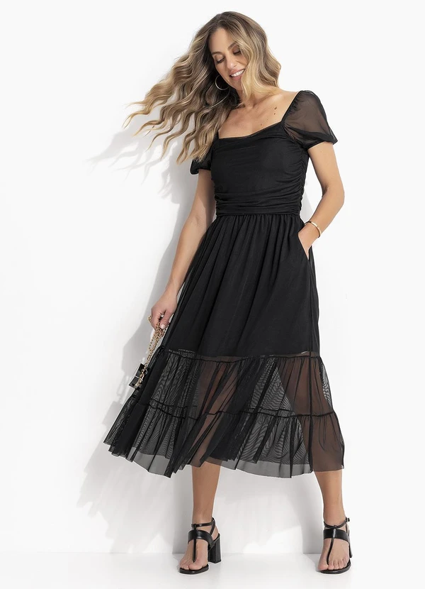 Vestido Preto com Camadas Quintess