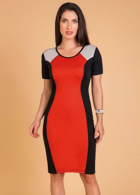 Rosalie - Vestido Preto com Recortes Moda Evangélica