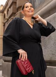 Vestido Preto em Crepe Plano