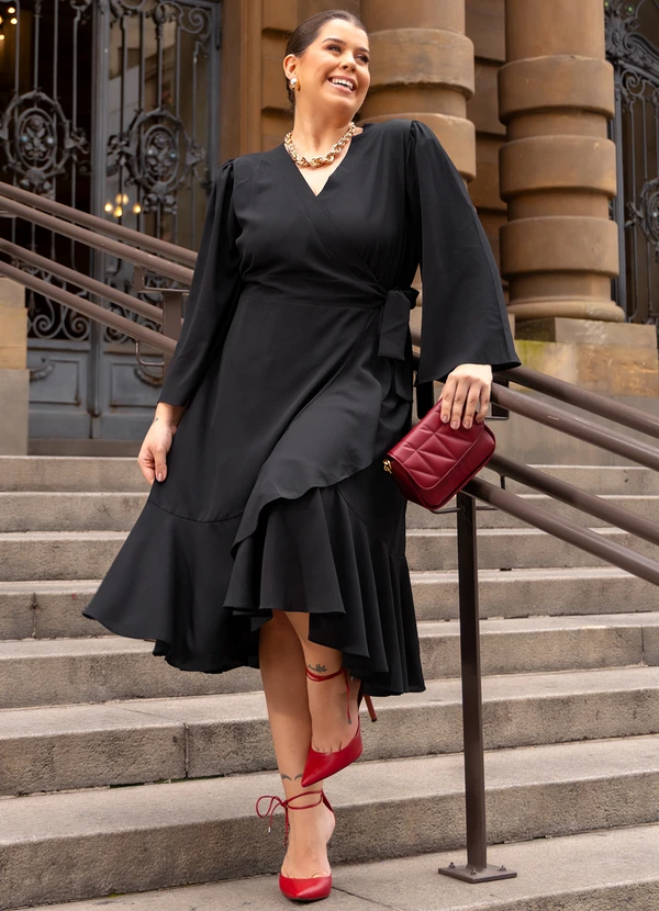 Quintess - Vestido Preto em Crepe Plano 6