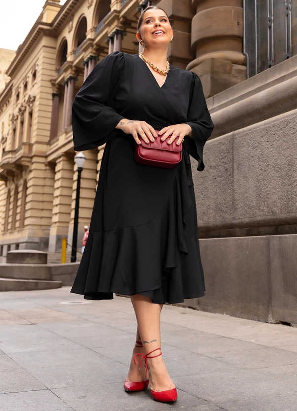 Quintess - Vestido Preto em Crepe Plano 9