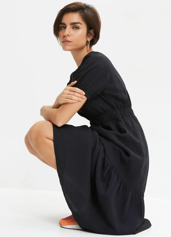 bonprix - Vestido Preto em Crepe Plano 4