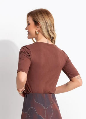 Quintess - Blusa Marrom em Malha Canelada - QUINTESS