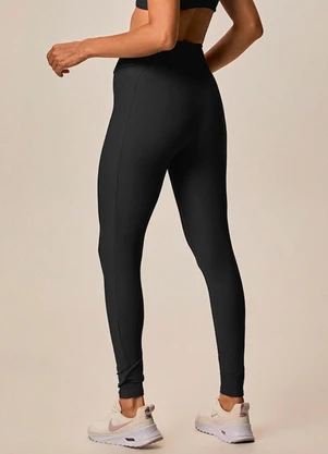 Malwee - Calça Legging Creponada com Bolso Acive Preto - MALWEE