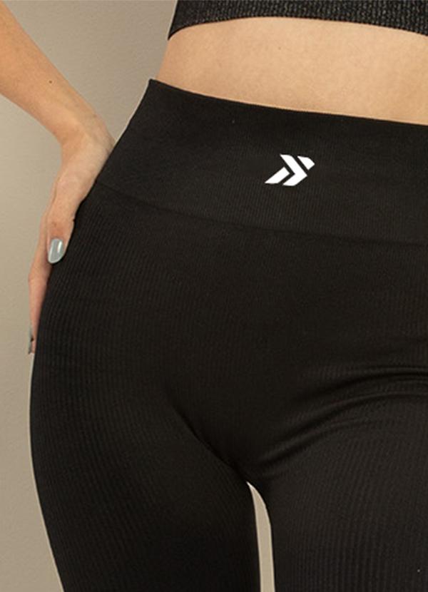 Basic Pro - Legging Fitness Canelada Preto 4