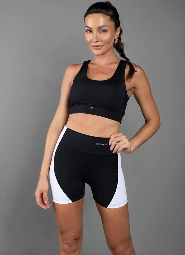 Everfit - Short Bromelia Recortes Lateral Preto 3