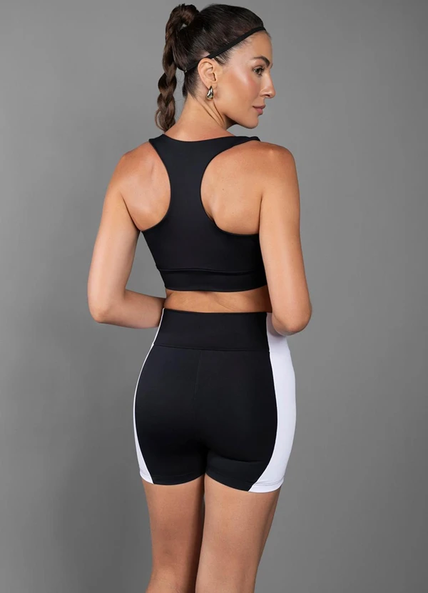 Everfit - Short Bromelia Recortes Lateral Preto 4