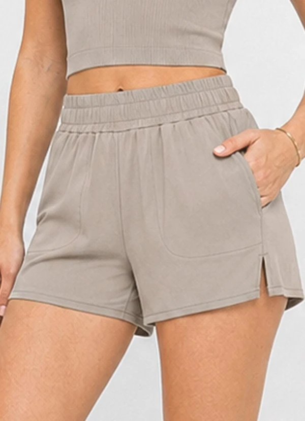 Rovitex - Shorts Feminino Fitness em Poliamida Bege