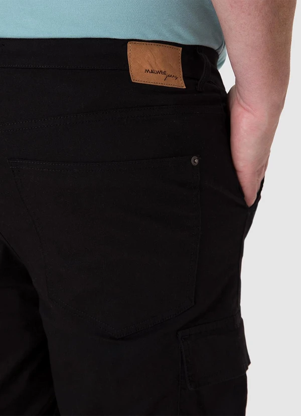 Malwee - Bermuda Cargo em Sarja PlusPreto 5