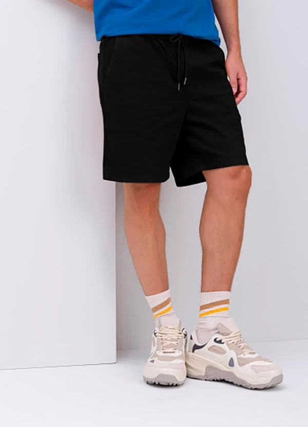 Essendi - Bermuda Masculina em Sarja Preto