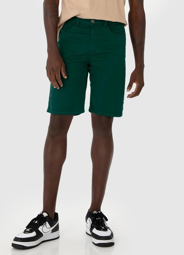 Malwee - Bermuda Masculina em Sarja Verde