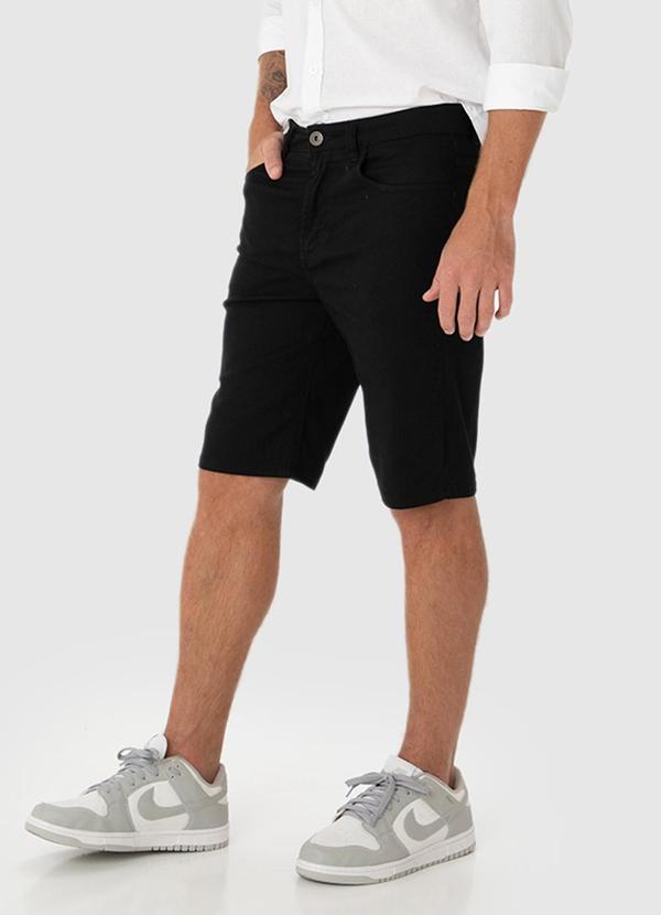 Malwee - Bermuda Masculina Tradicional em Sarja Preto