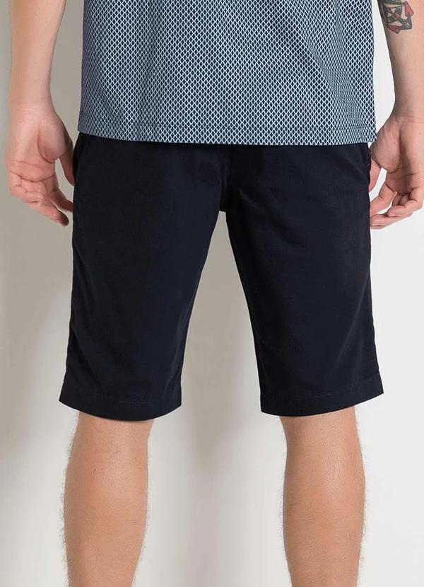 Actual - Bermuda Preta com Bolsos Frente e Costas 2