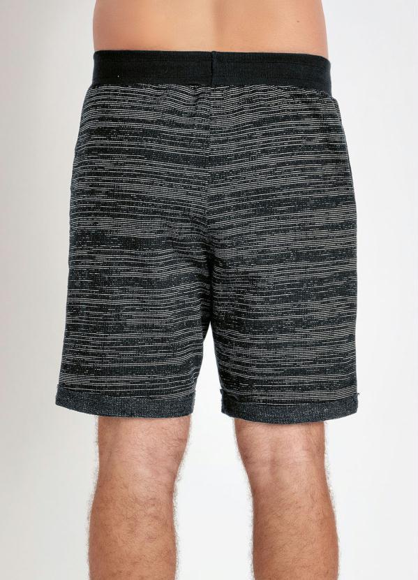 Moda Pop - Bermuda Preta com Bolsos Laterais Funcionais 2