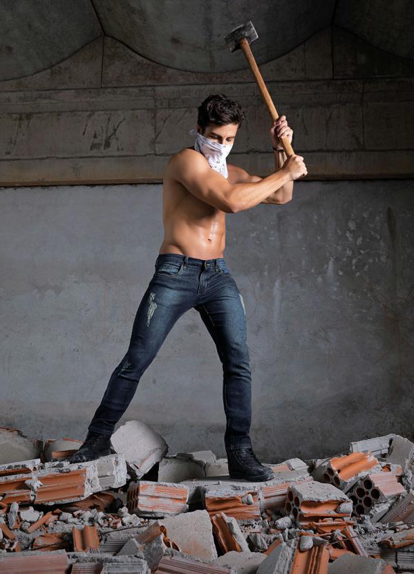 K-du Jeans - Calça Jeans Escura com Puídos e Bolsos Kdori 9