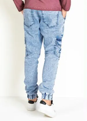 Actual - Calça Jogger Jeans Clara com Bolsos Funcionais - ACTUAL