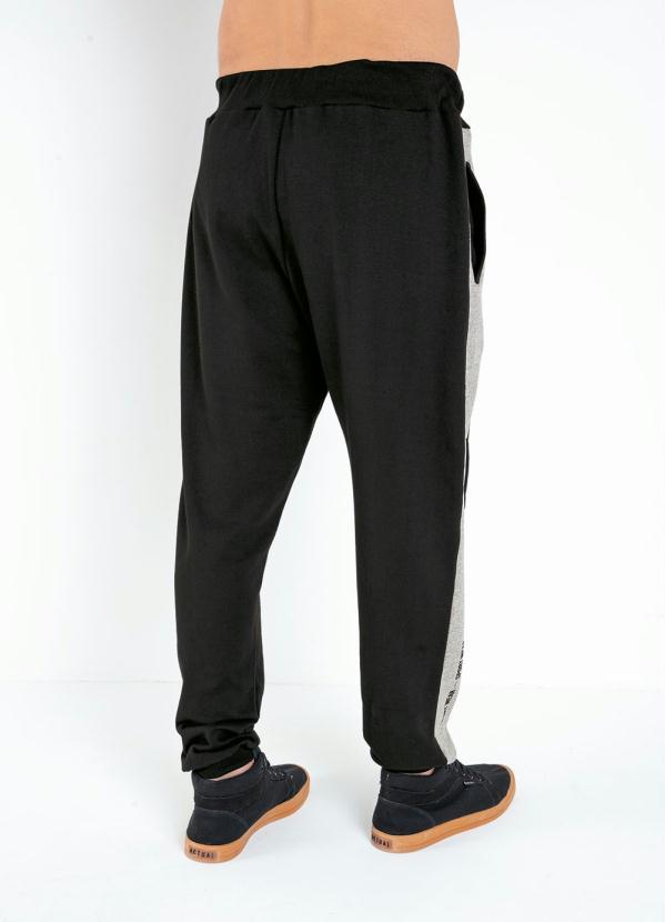 Moda Pop - Calça Jogger Preta com Estampa na Perna 2