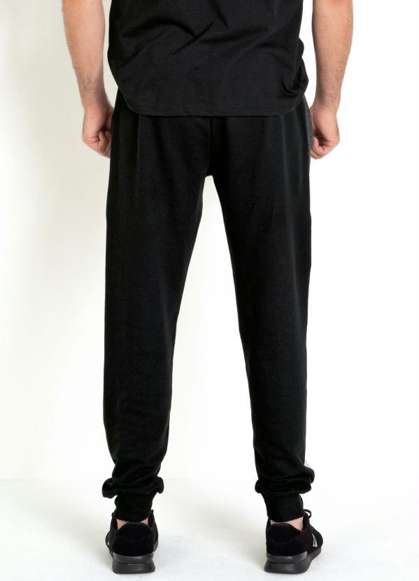 Outlet - Calça Preta com Recortes Laterais 2