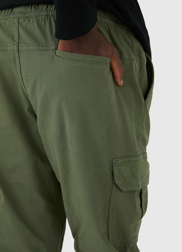 Malwee - Calça Jogger Cargo em Sarja Verde 6