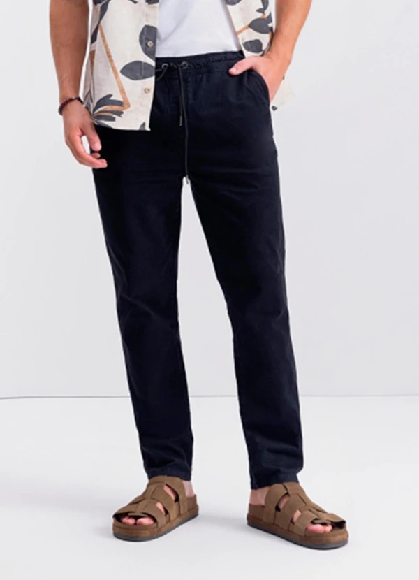 Essendi - Calça Masculina em Serja Preto