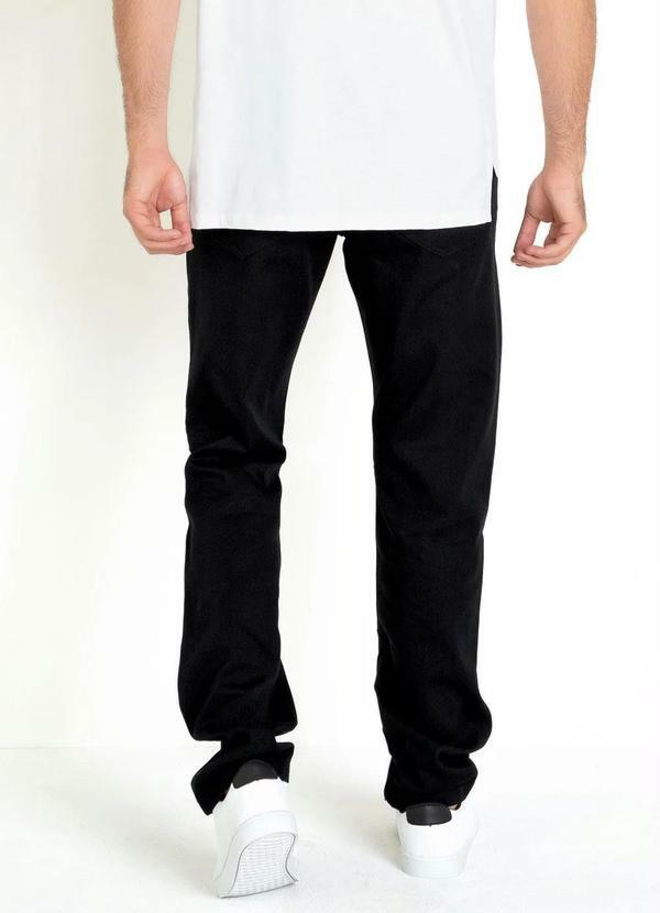 Outlet - Calça Preta com Bolsos Funcionais 2