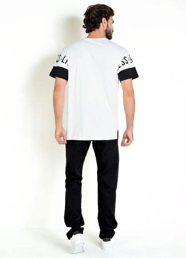 Outlet - Calça Preta com Bolsos Funcionais 4