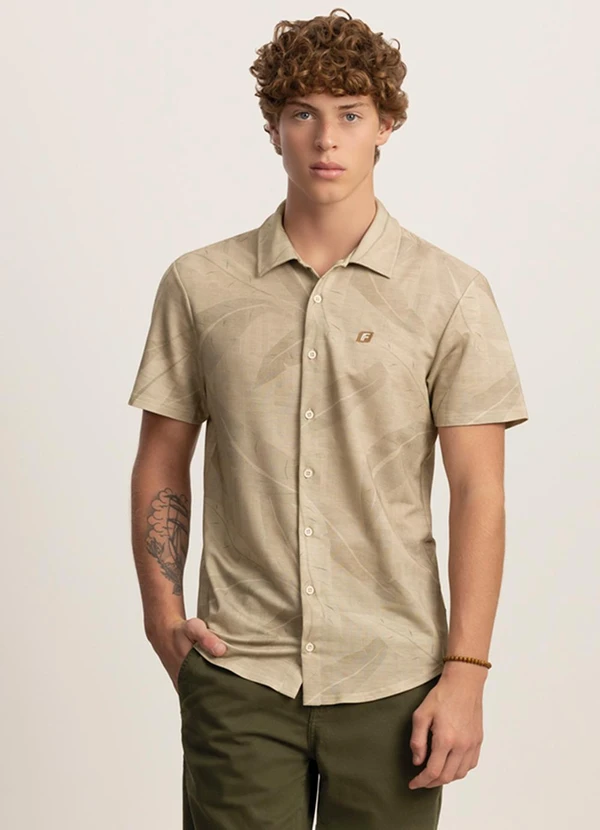 Fico - Camisa Masculina em Malha Estampada Bege