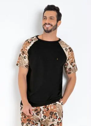 Multimarcas - Camiseta Actual Preta com Mangas Estampadas - MULTIMARCAS
