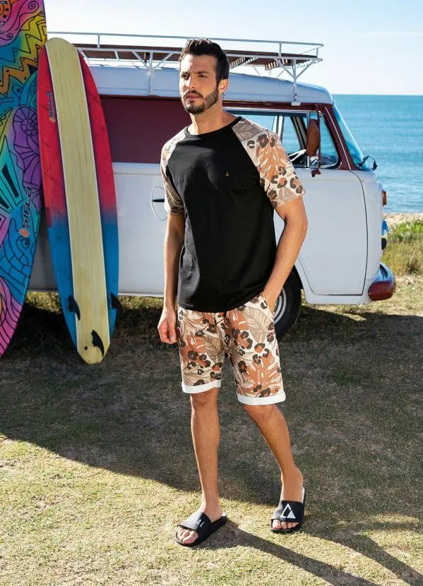 Multimarcas - Camiseta Actual Preta com Mangas Estampadas 5