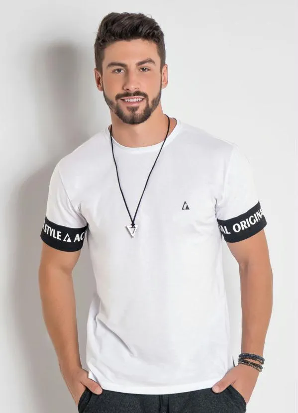 - Camiseta Branca com Estampa Costas e Mangas