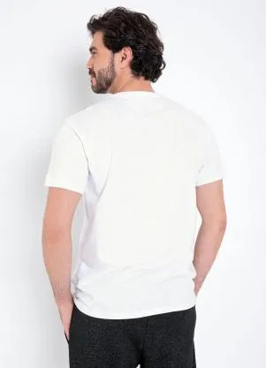 Multimarcas - Camiseta Branca com Estampa na Frente - MULTIMARCAS