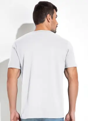 Basicamente - Camiseta Branca em Malha de Algodão - BASICAMENTE