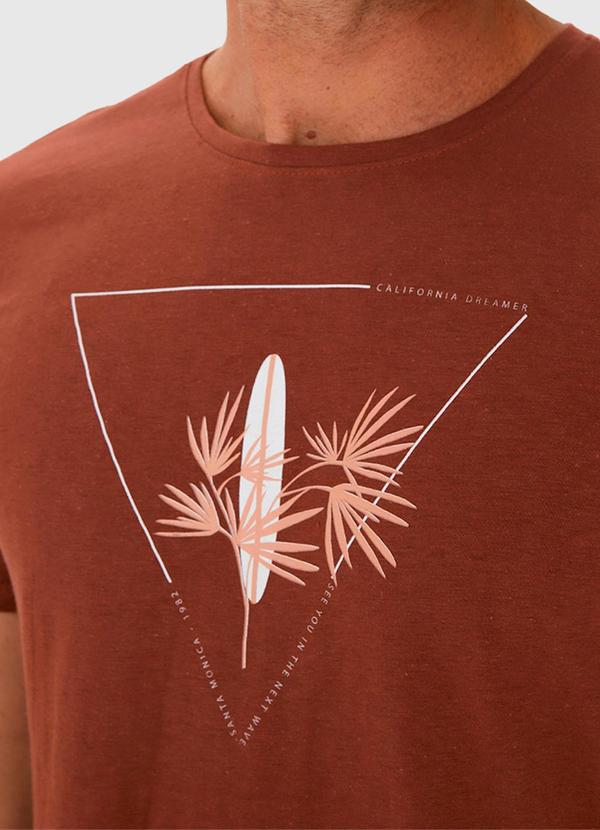 Malwee - Camiseta Estampa Frontal em Malha Algodão Marrom 5
