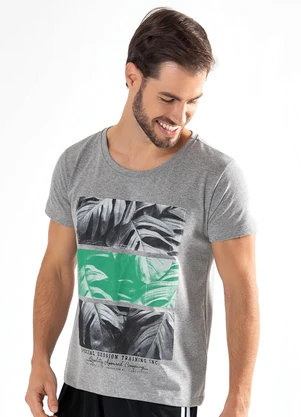 Moda Pop - Camiseta Folhagem Preto e Verde em Malha - MODA POP