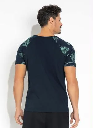 Moda Pop - Camiseta Marinho com as Mangas Estampadas - MODA POP