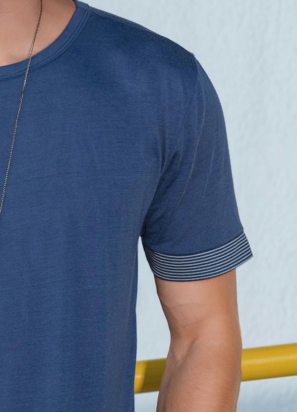 Outlet - Camiseta Marinho com Listras e Recortes 3