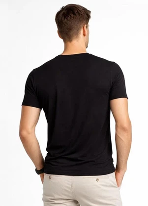 Select - Camiseta Masculina Básica com Gola em V Preto - SELECT