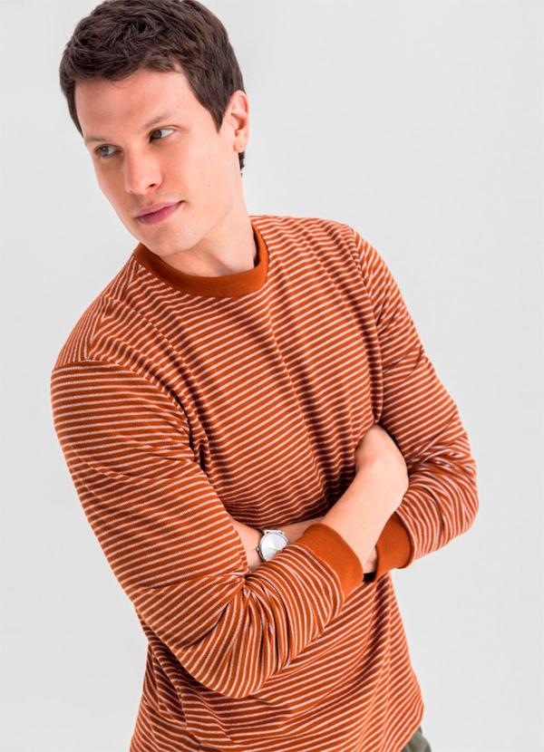 Essendi - Camiseta Masculina em Malhão Marrom