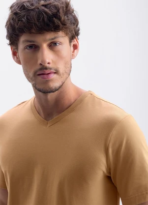 Essendi - Camiseta Masculina Essencial com Decote V Marrom - ESSENDI