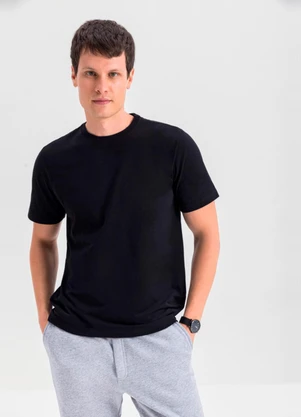 Essendi - Camiseta Masculina Essencial em Malha Preto - ESSENDI