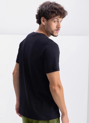 Essendi - Camiseta Masculina Essencial em Malha Preto - ESSENDI