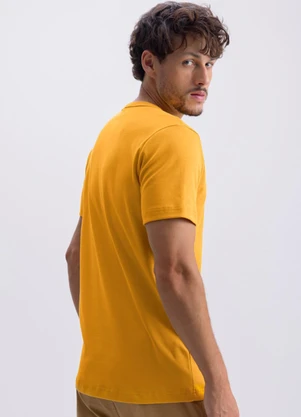 Essendi - Camiseta Masculina Essencial em Suedine Amarelo - ESSENDI