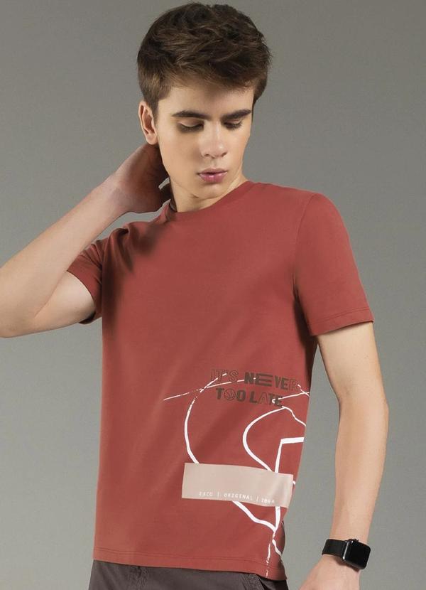 Exco - Camiseta Masculina Estampada com Relevo Fosco Marrom