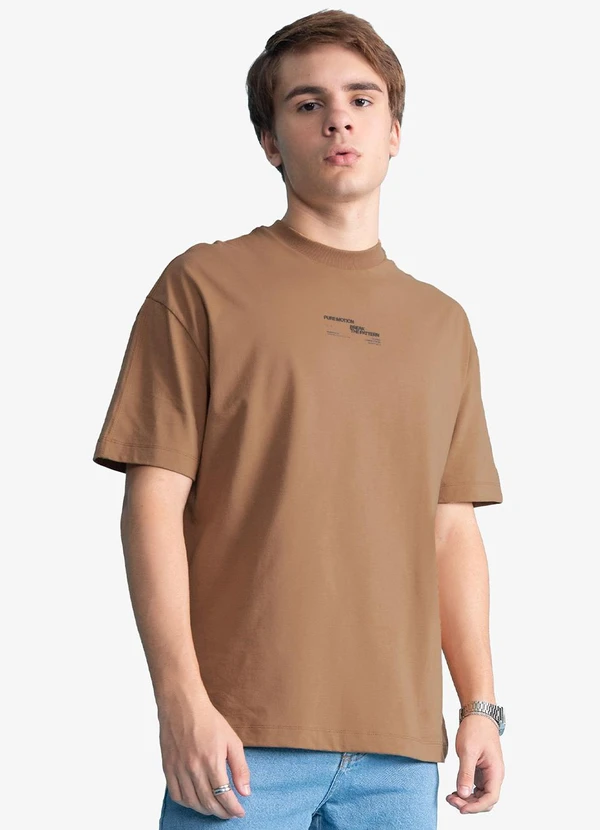 Minty - Camiseta Masculina Meia Malha com Estampa Marrom