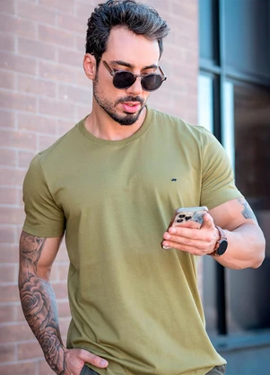 Hiatto Confecção - Camiseta Masculina Pima Verde Oliva - HIATTO CONFECÇÃO
